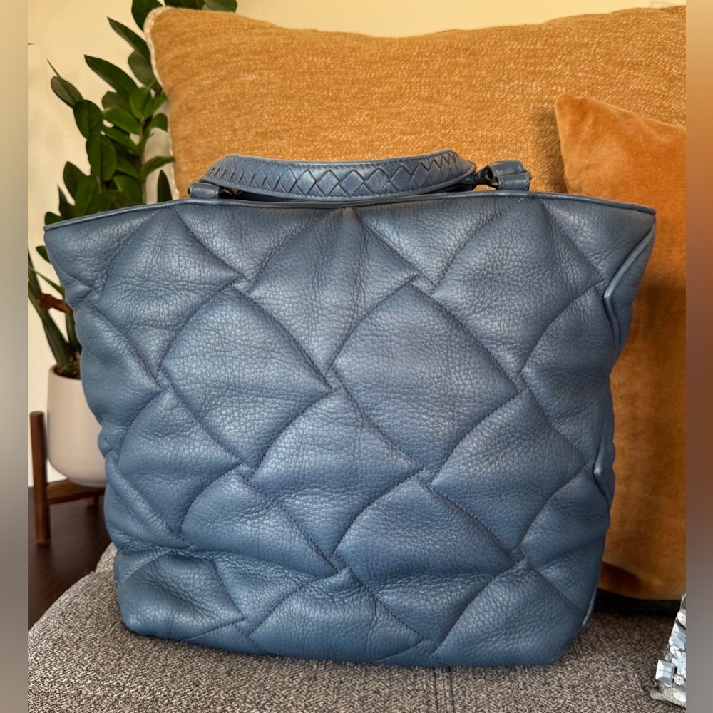 Bottega Veneta, Large Veneta Hobo Bag in Deep Cobalt/Cielo Blue - Picture 6 of 16